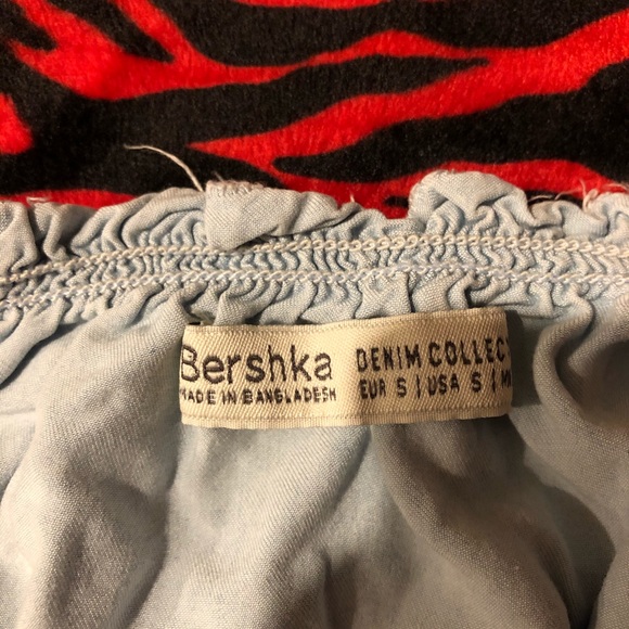 denim off the shoulder blouse - Picture 3 of 3